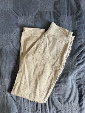 Abercrombie & Fitch 90s Straight Leg Pants in Light Beige